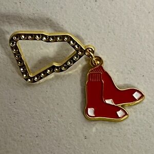 New Era Boston Red Sox Logo Pin Brooch Baseball Pins Streetwear Hat Socks Soxs